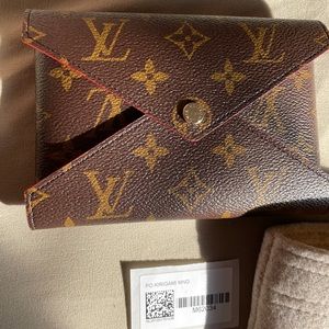 LV medium kirigami pochette